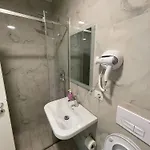 Bonbon Quiet - Enjoy Travel Apartmán Tirana
