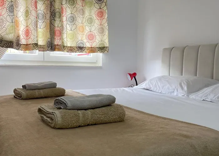 Bonbon Quiet - Enjoy Travel * Tirana